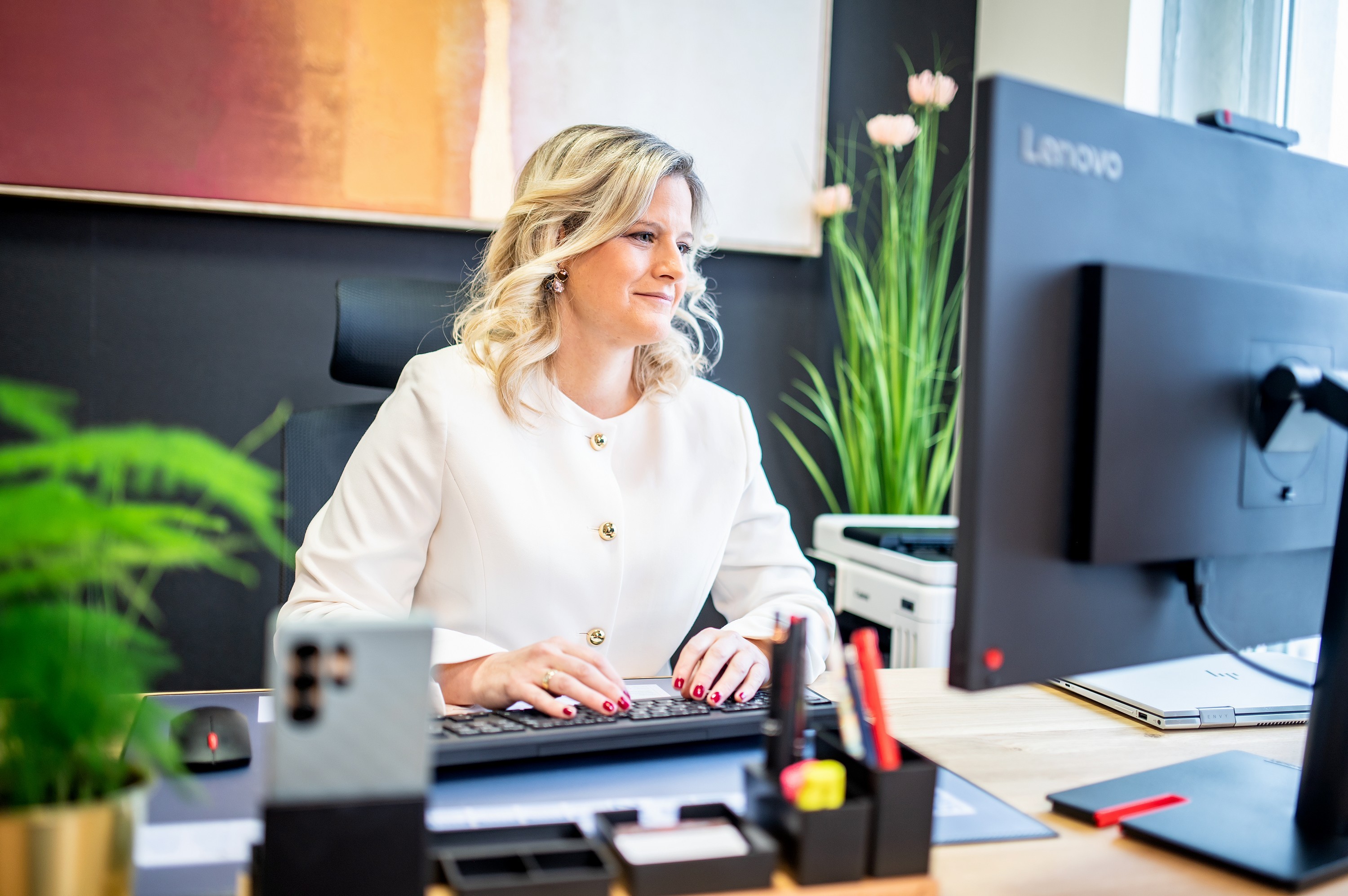 Professionelle Beratung: Melanie Schreymayer im B&uuml;ro ihrer Agentur Mary Poppins Wiener Neustadt